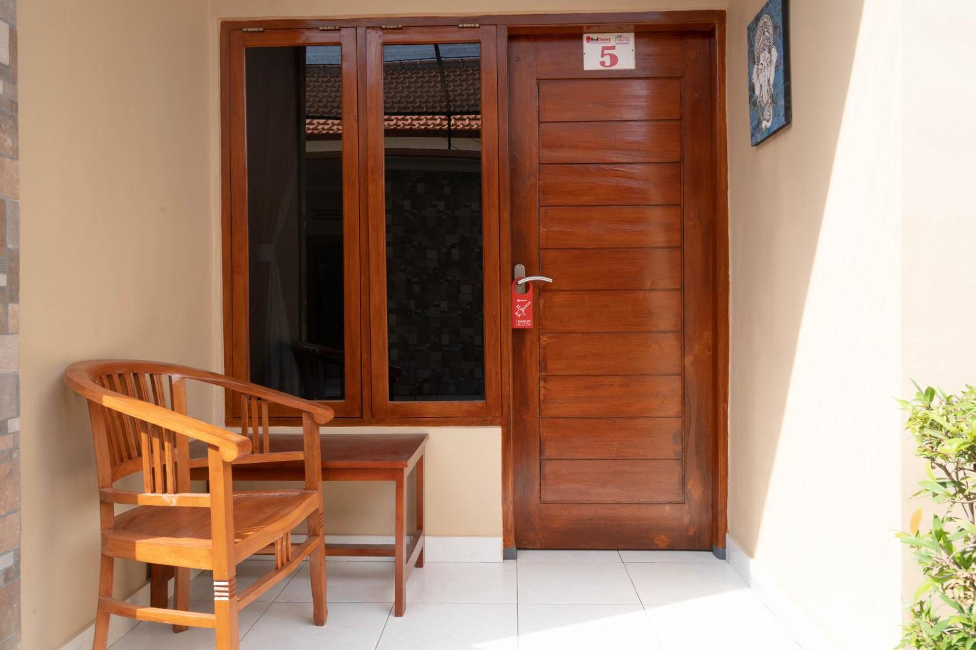Reddoorz Near Buleleng Harbour 2 Hotel Singaraja Eksteriør billede